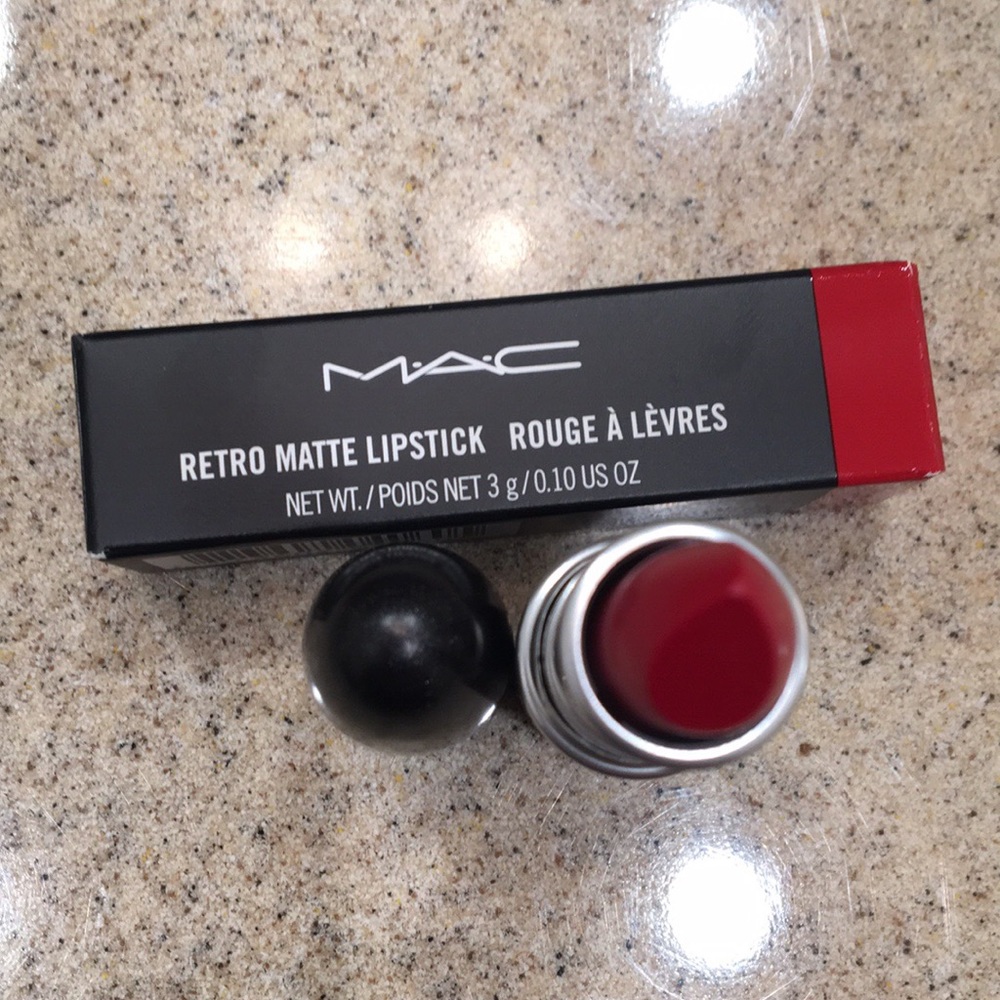 MAC Ruby Woo Retro Matte Lipstick